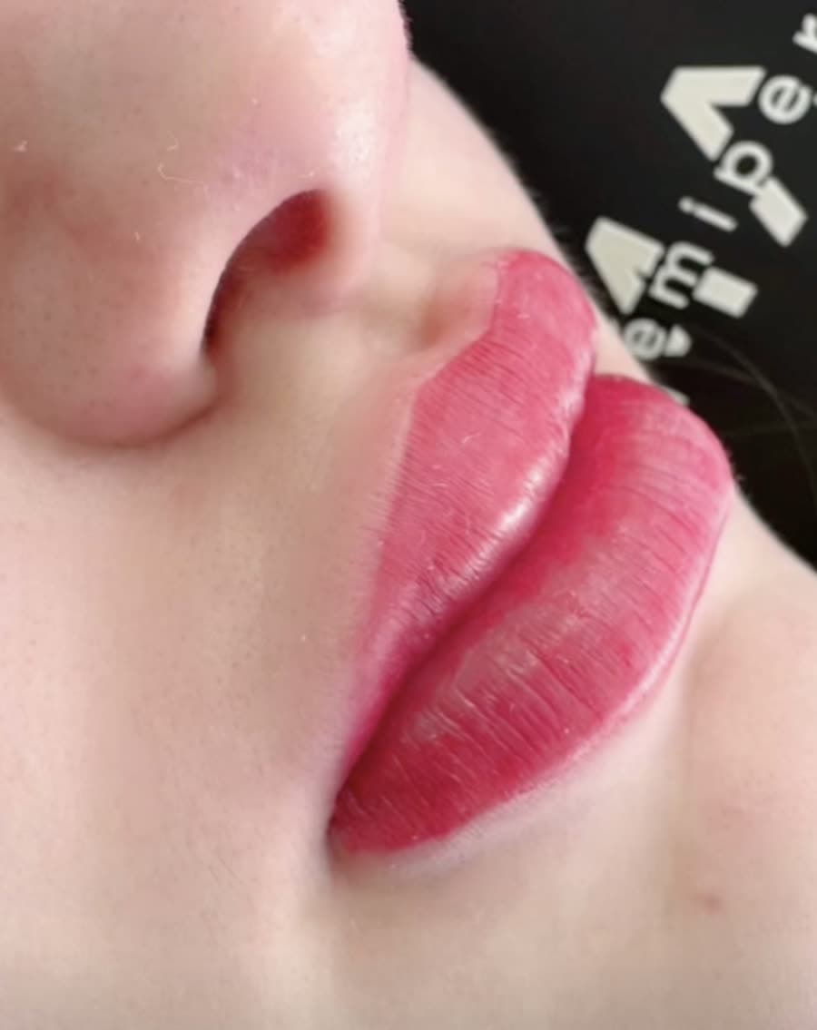 Freshly Healed Lip Blush Result Soft, natural lip blush colour fully healed, a semi-permanent makeup treatment from Mana Semipermanent in Jesmond, Newcastle upon Tyne.